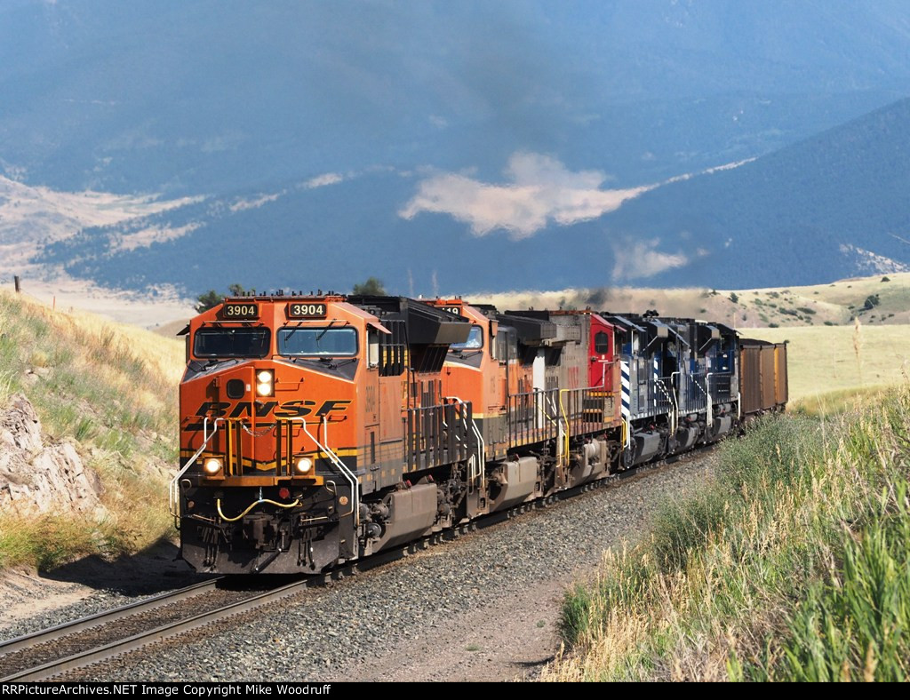 BNSF 3904